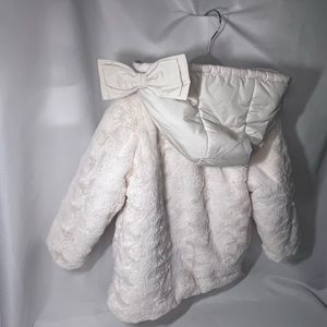Super cute girls coat Petit Italia Size 3 Off white